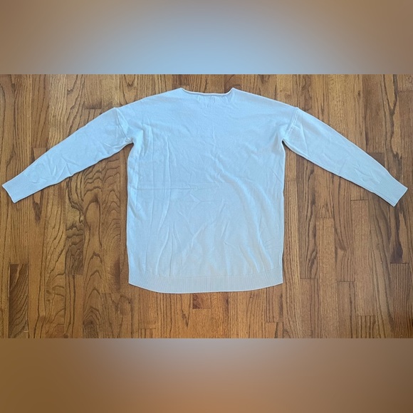 Zenana Front Seam Sweater Light Gray Style TW-21018C5 Women’s Size XS NEW - Picture 5 of 6